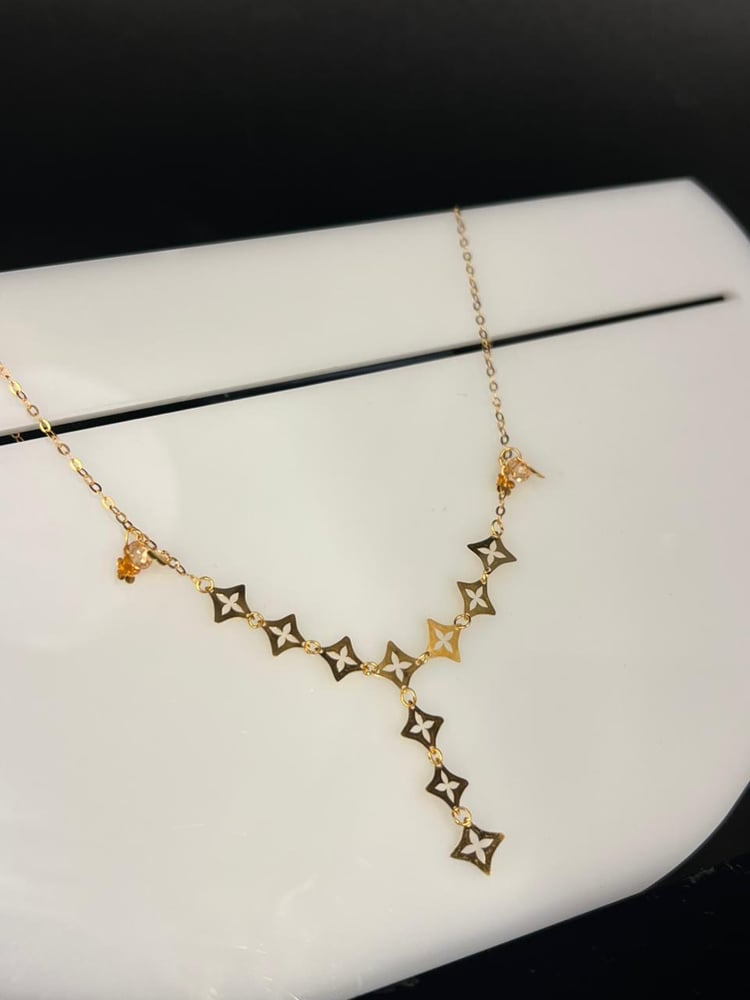 Thank you for the 21-karat gold tie pin, luxurious and elegant, for graduation gifts.