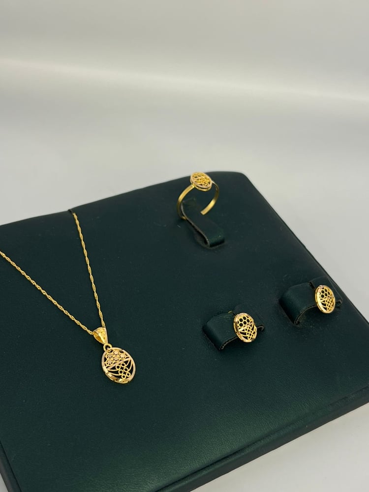 Half of a girls' jewelry set, 21-karat gold, luxurious and distinctive for gifts, ring size 12, Gate.5