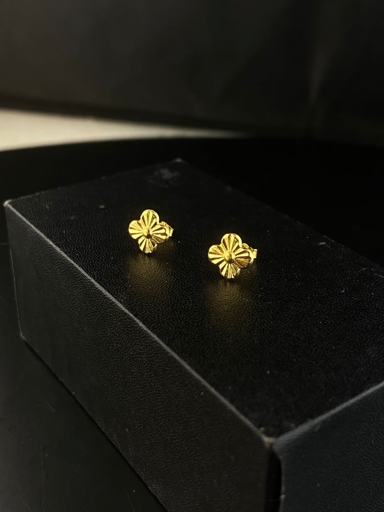 Smooth and elegant ring for gifts, 18-karat gold, Gate.4