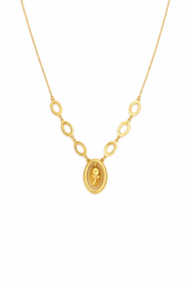 Gold ring 21 karat with an elegant design that highlights the beauty of the look with all softness weight 1.20 grams