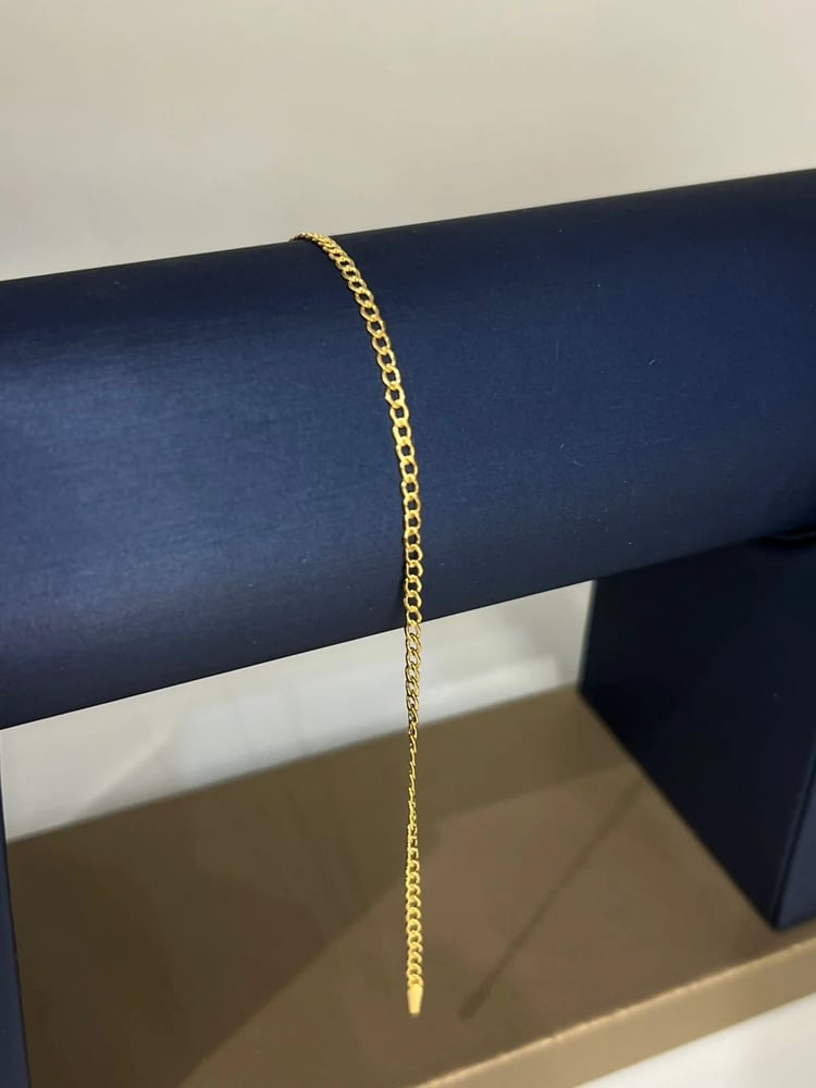 سوارة ذهب عيار ٢١ موديل الجنزير مميزه و انيقه وزن 0.98