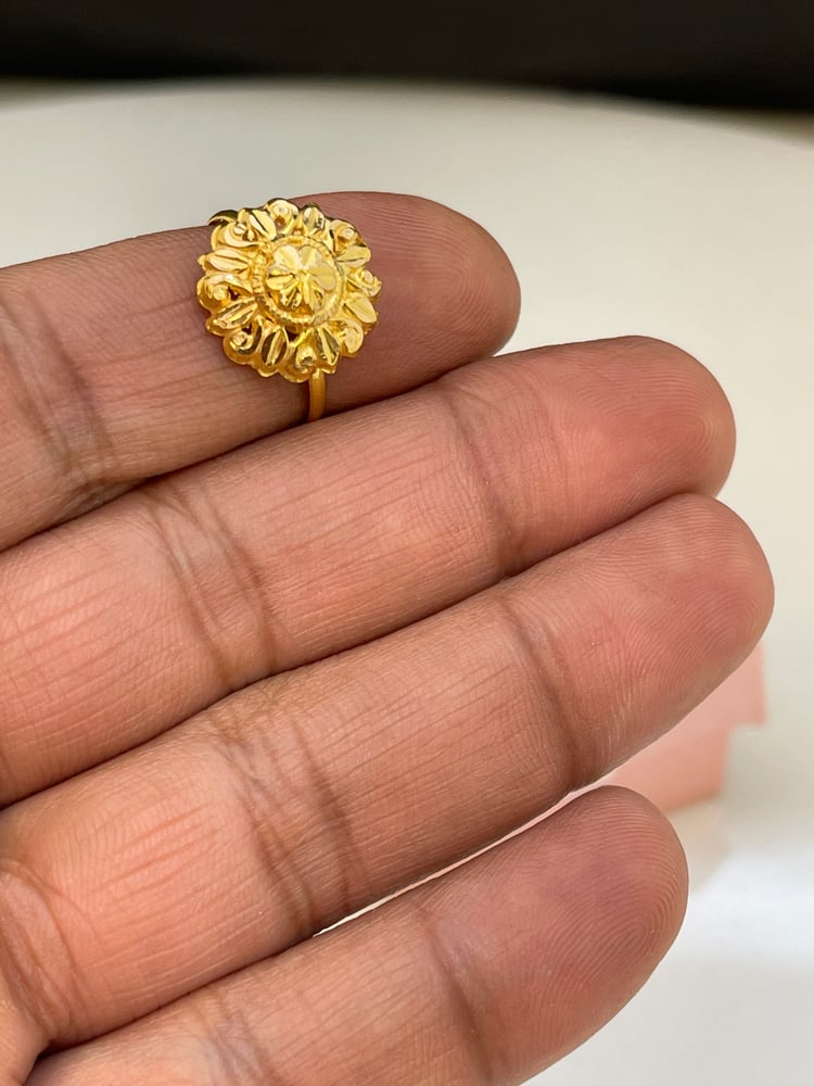 Jaber chair ring, smooth, 21 karat, size 17