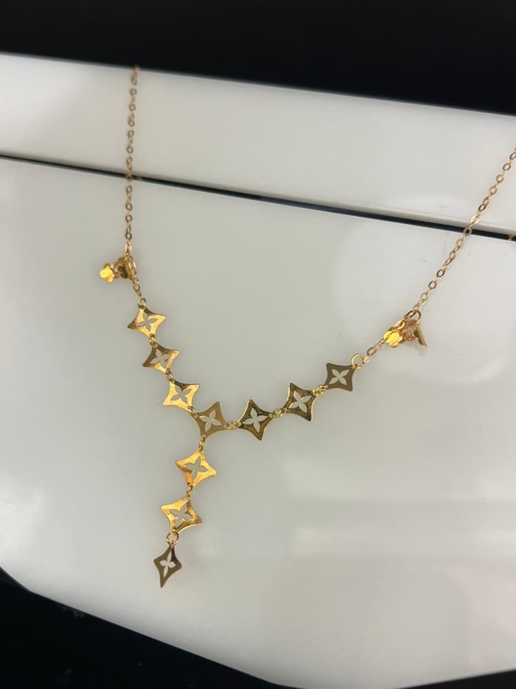 Thank you for the 21-karat gold tie pin, luxurious and elegant, for graduation gifts.