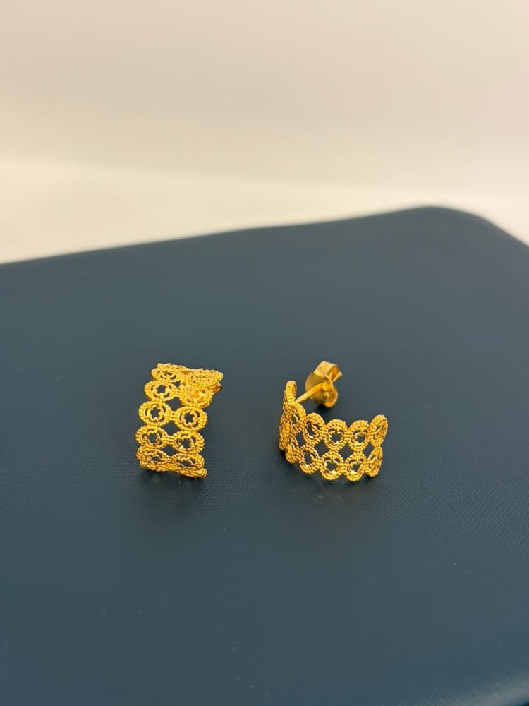 حلق ذهب عيار21 فاخر و مميز وزن 2.60 بوابة.5