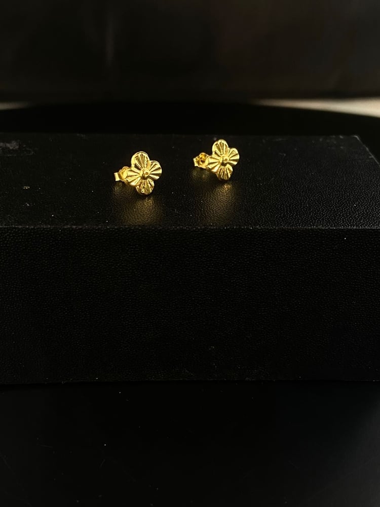 Smooth and elegant ring for gifts, 18-karat gold, Gate.4