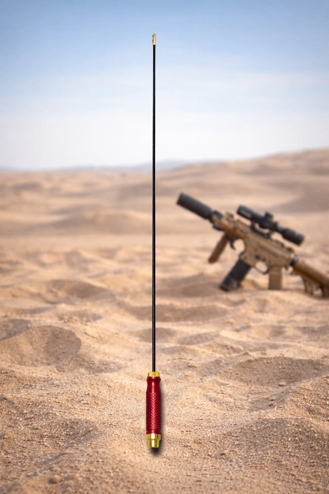 سيخ تنظيف البنادق من عيار CAL22واعلى  وبطول 93 cm تقريبا ويأتي بمقبض احمر او اسود وسنه من الاعلى نحاس لتركيب فرش التنظيف