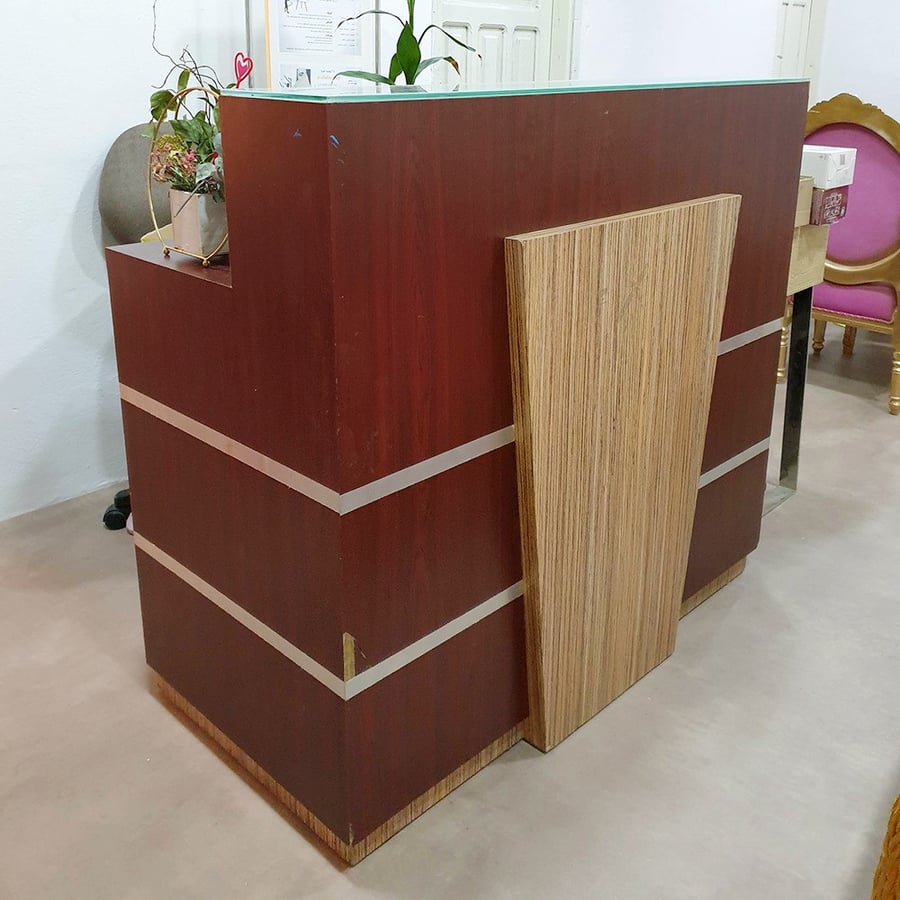 مستعملة | نظيفة بحالة جيدة طاولة استقبال بنية بالجارودية Used | Reception Table