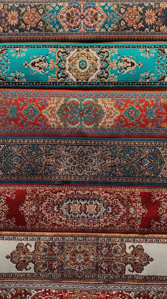 فاصل سجادة اسود مزخرف