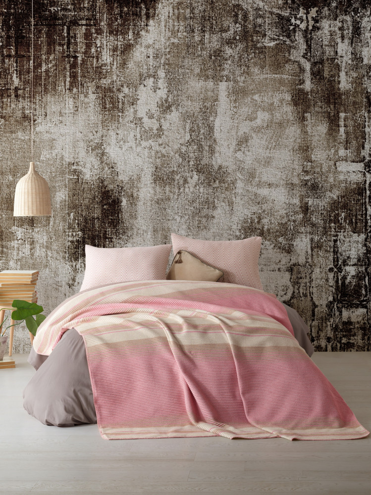 Soft pink wool blanket (heater)