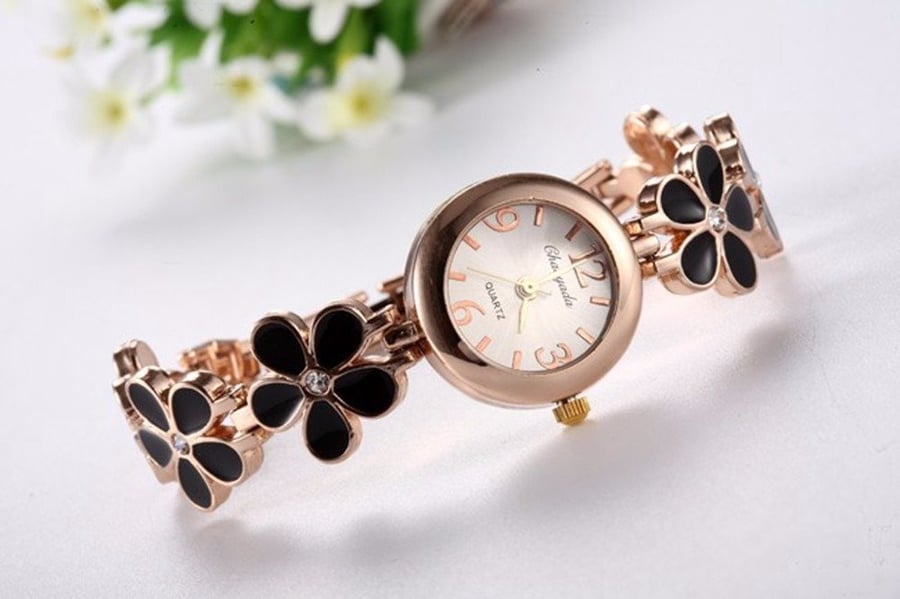 Women's watch with flower strap, black color