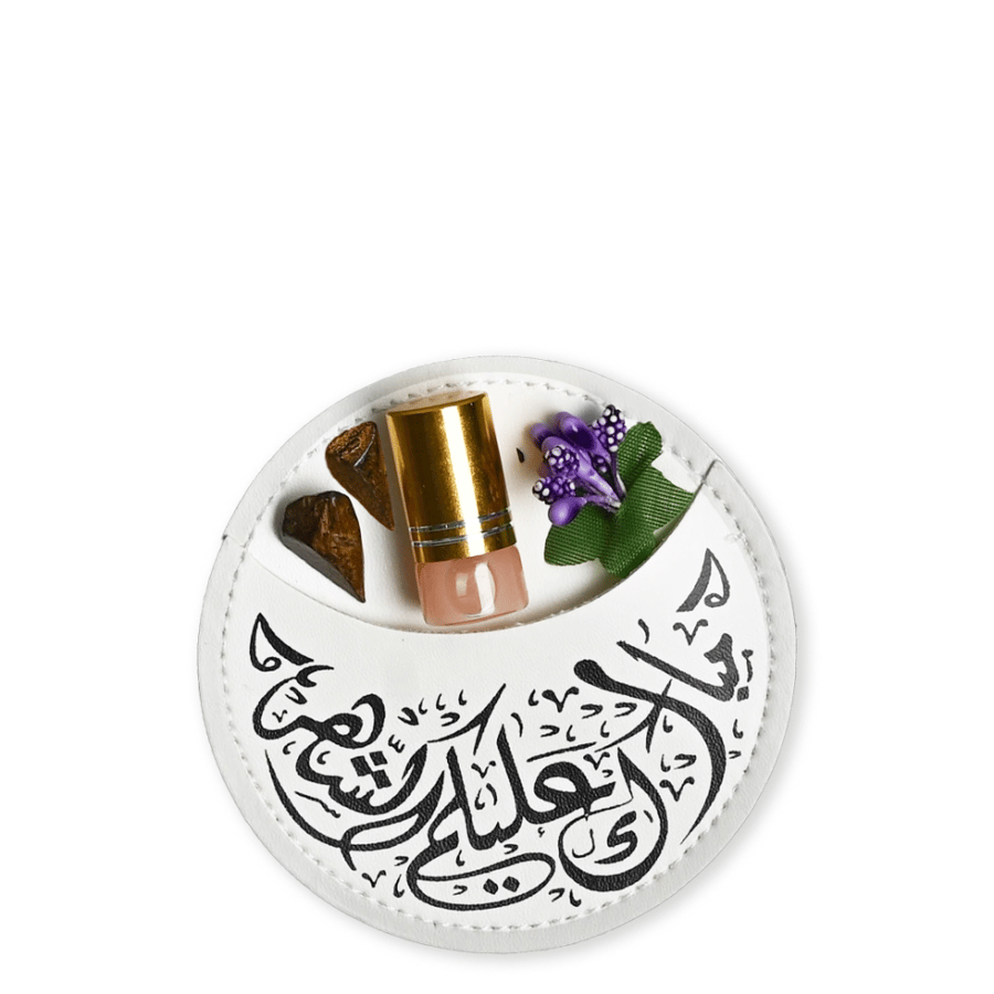 توزيعات جلدية مسك وعود بعبارة مبارك عليكم الشهر ( 6 حبات - نصف درزن )