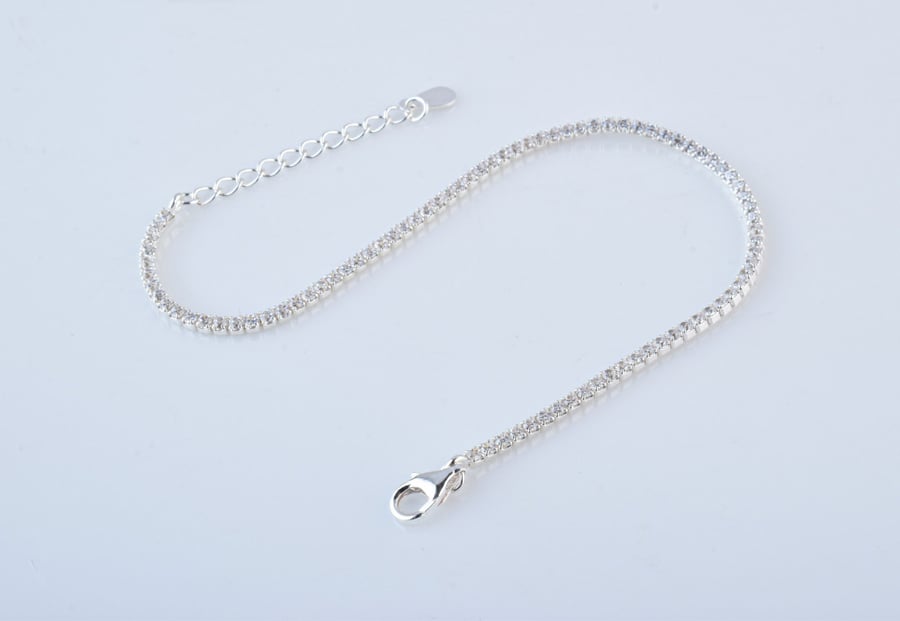 Tennis bracelet