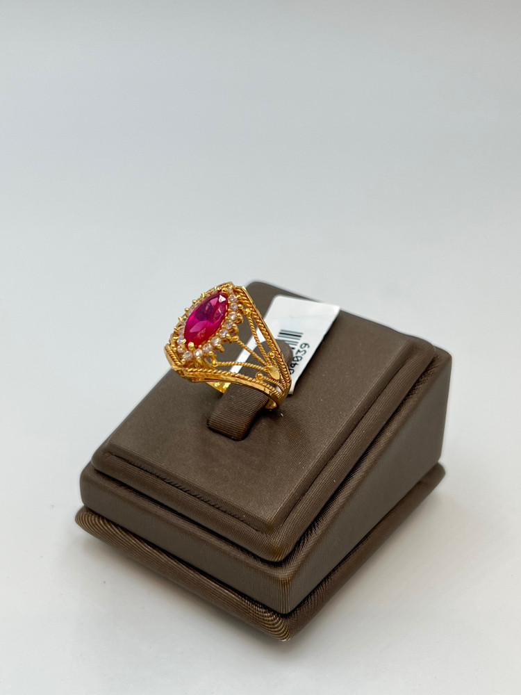 21 karat gold ring, weight 4.12 grams