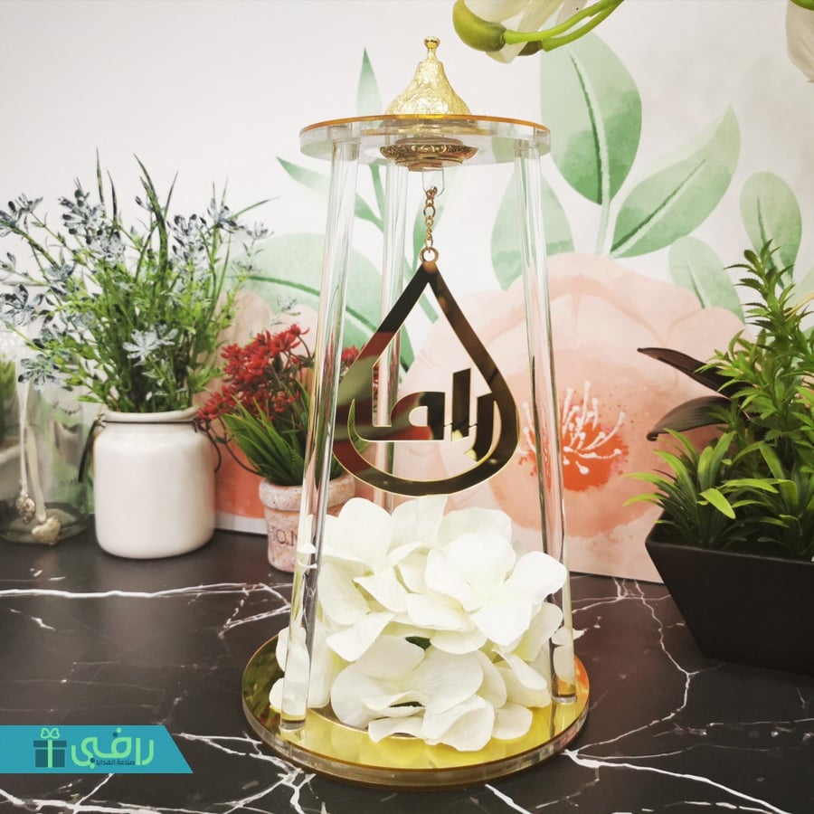 مباخر اكريليك هرميه بالاسم