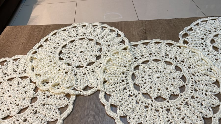 مفرش طاولة صغير