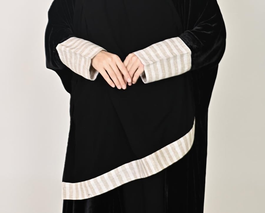 مخمل اسود مع لنن مقلم بالعرض