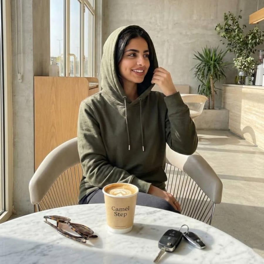 بلوفر شتوي زيتي غامق ماركة فخمة