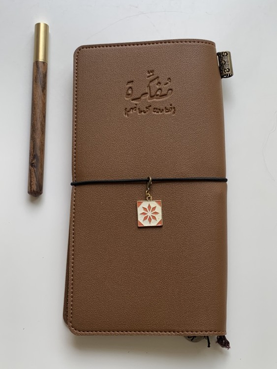 ميدالية مربع بنقشة