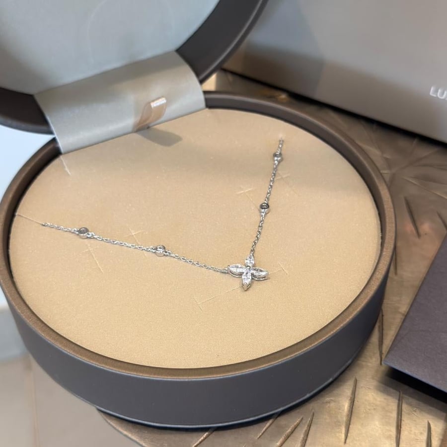 عقد فضة مطلي ذهب أبيض بزركون سويسري - Necklace