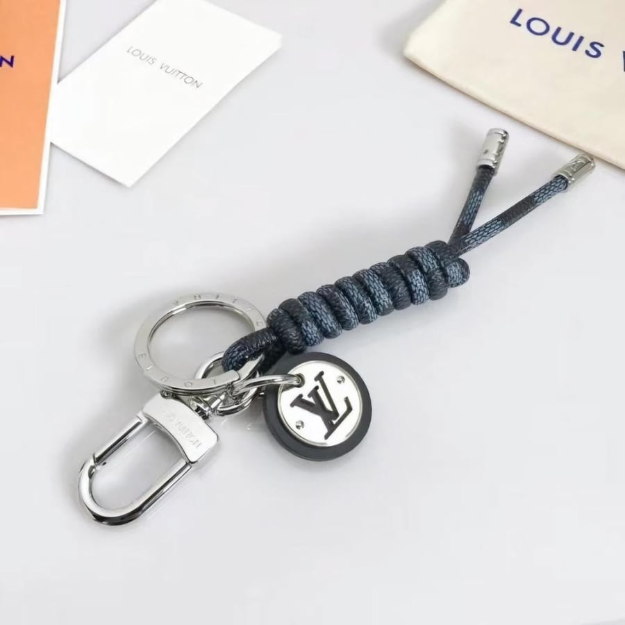 ميدالية لويس فيتون المميزة