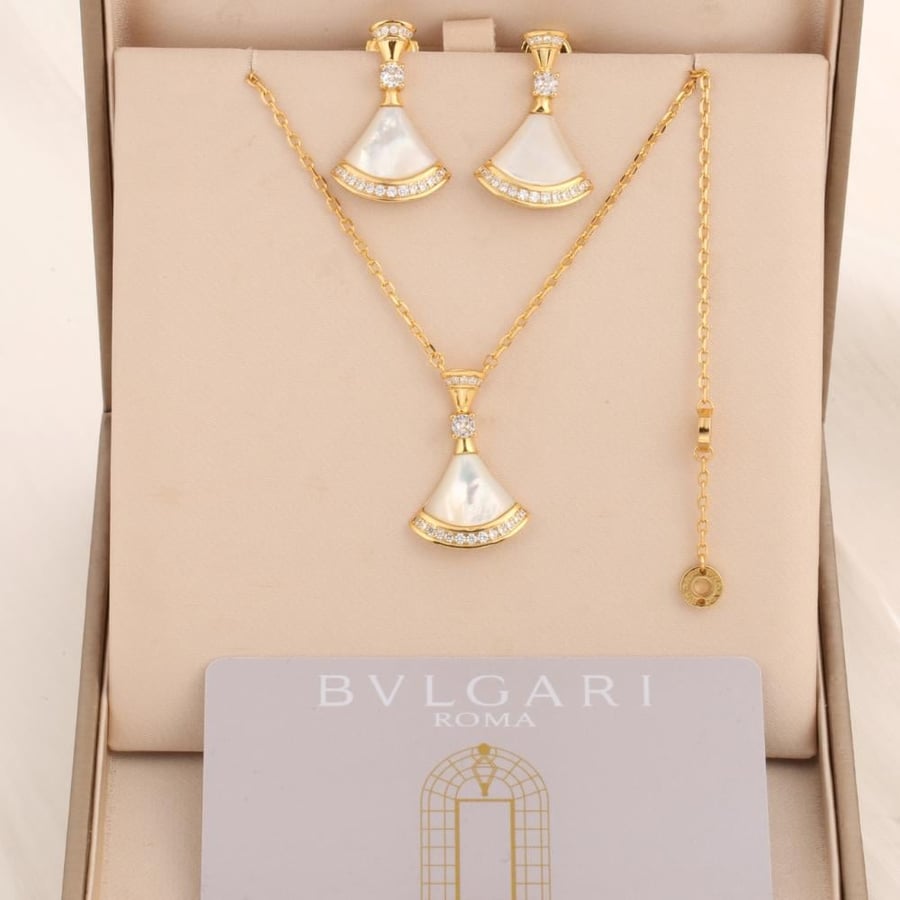 Bulgari set necklace and gold earrings