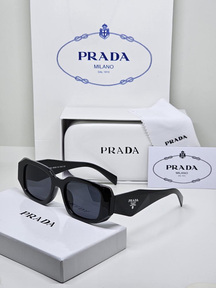 نظارة برادا اسود