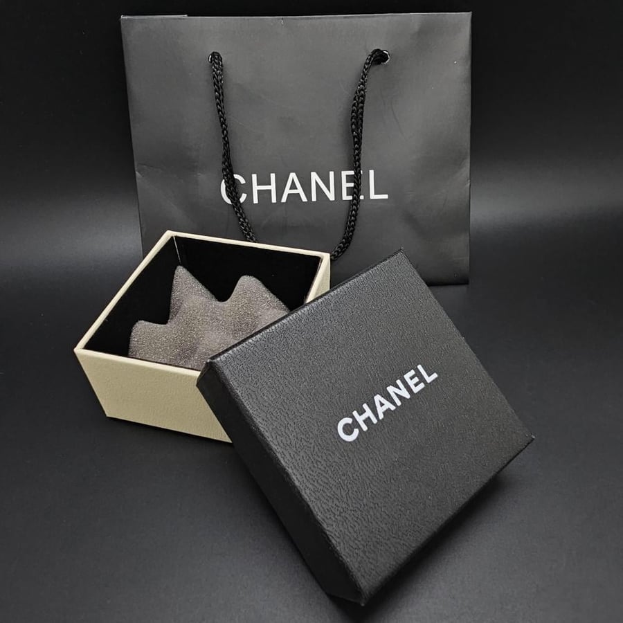 Chanel earring Lulu