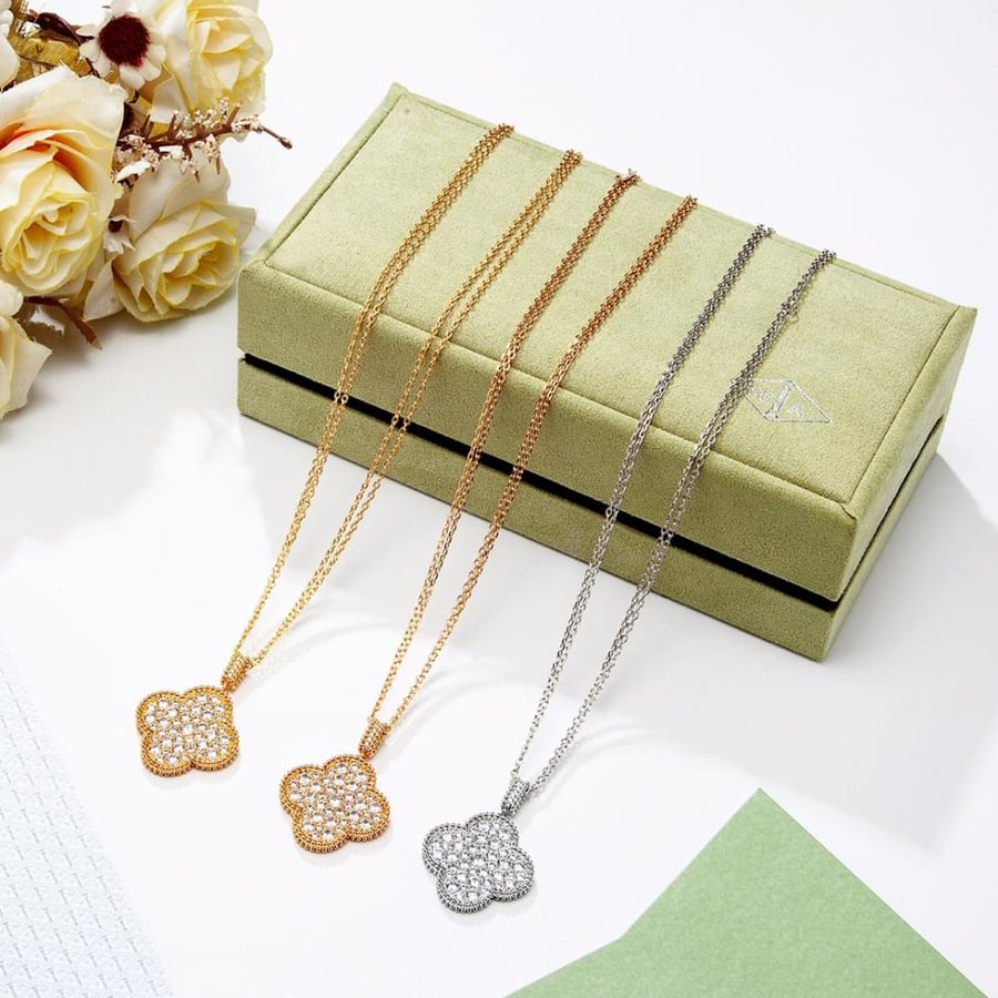 Van Cleef necklace encrusted with zircon