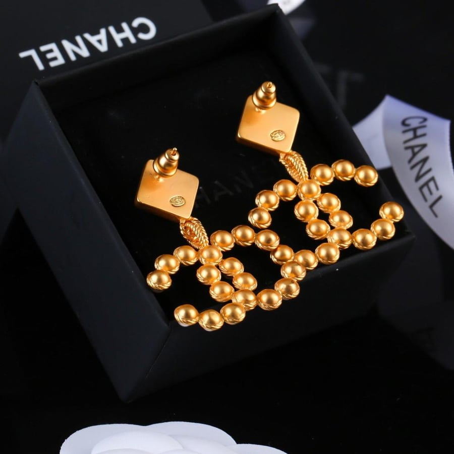 Chanel earring Lulu