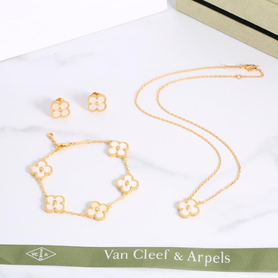 Van Cleef set necklace and bracelet and earrings