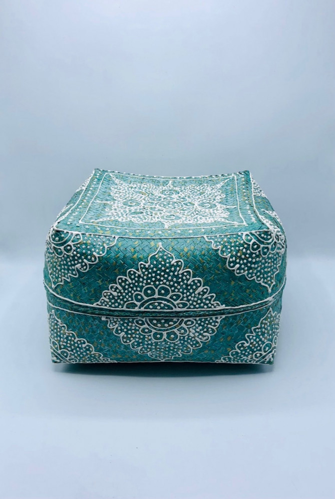 طقم مكون من 5 صناديق بداخل بعضها مع غطاء لكل صندوق مرسومه باليد (25سم، 20سم, 16سم، 13سم، 10سم)