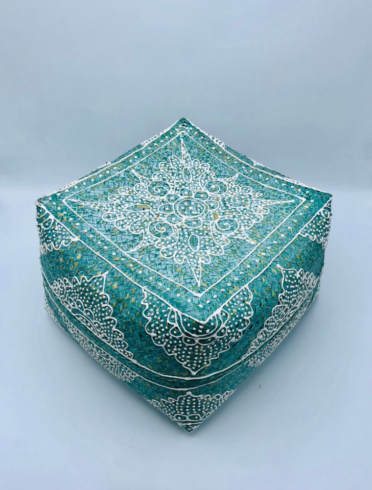 طقم مكون من 5 صناديق بداخل بعضها مع غطاء لكل صندوق مرسومه باليد (25سم، 20سم, 16سم، 13سم، 10سم)