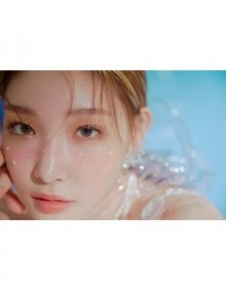 CHUNGHA Album - Blooming Blue
