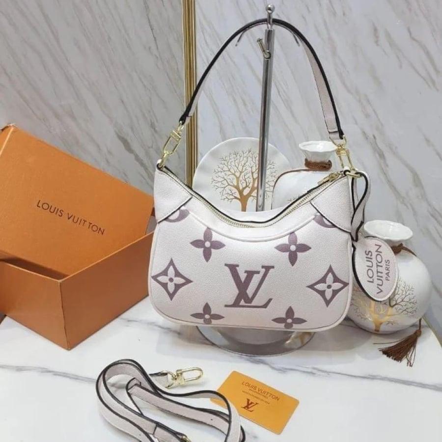 شنطة نسائية لويس فيتون LV