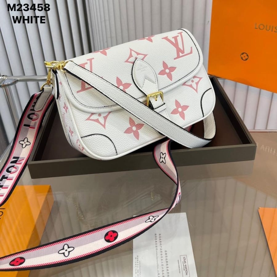 شنطة نسائية لويس فيتون LV