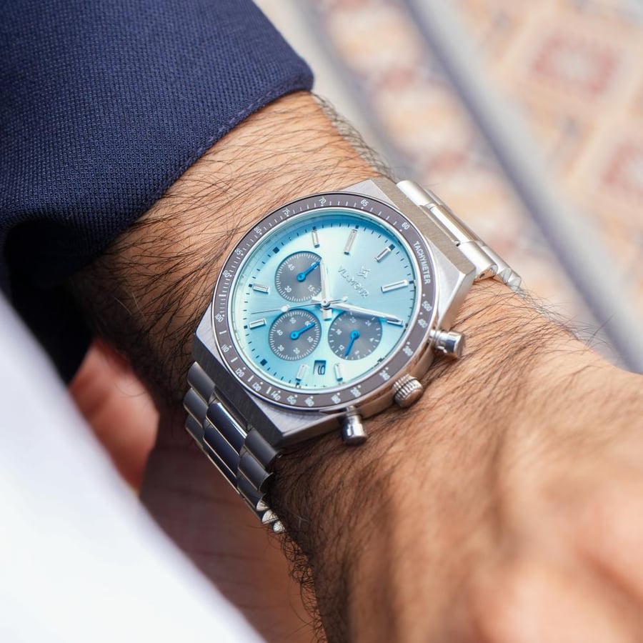Men's watch with steel strap and light blue and gray dial - Elegant design