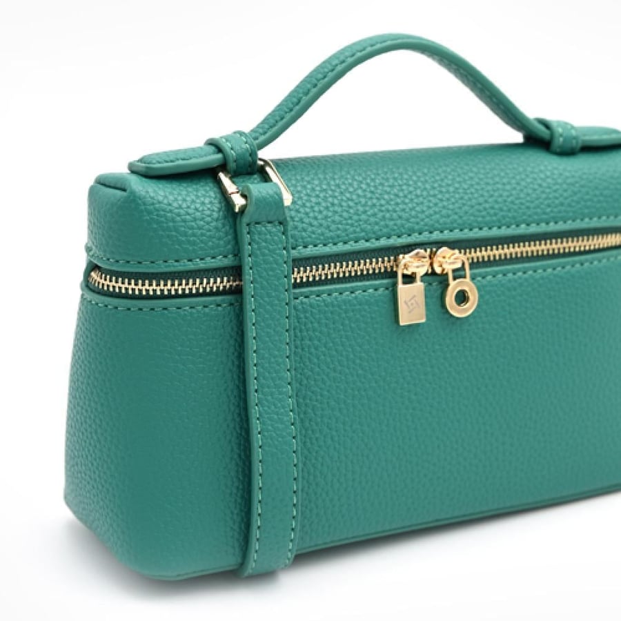 Elegant leather bag