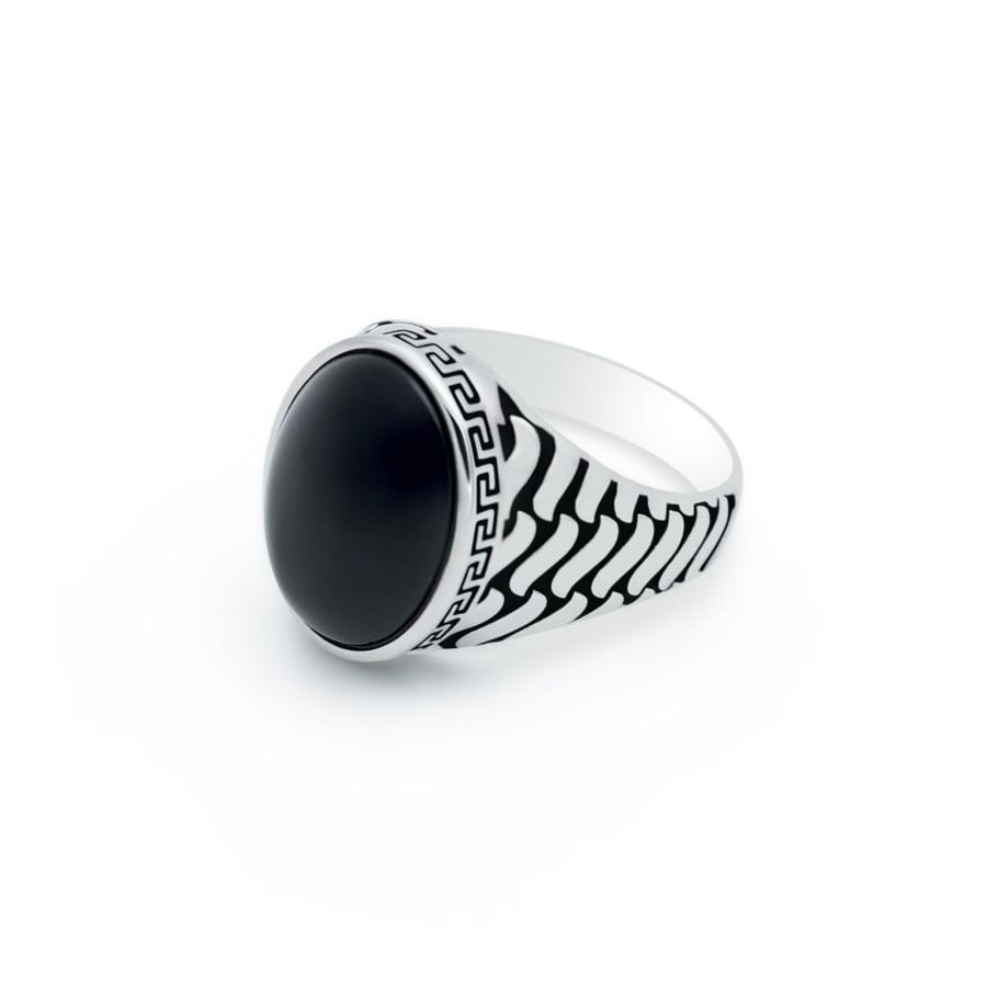 Men's distinguished ring made of silver in black color