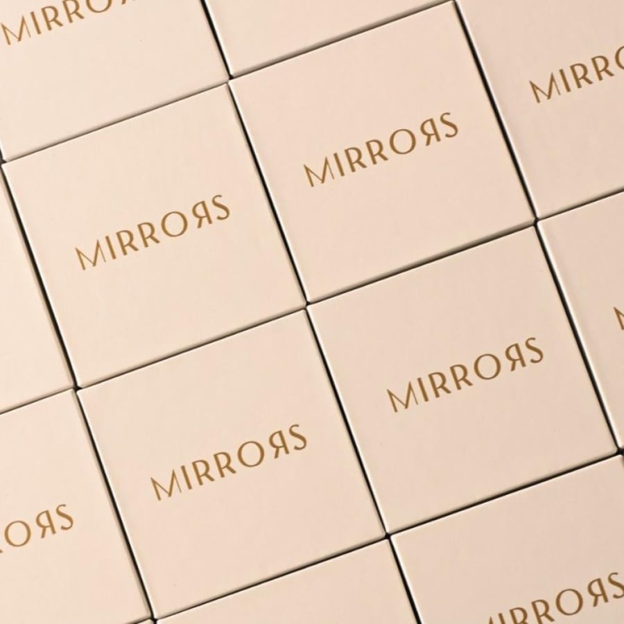 A bouquet of 6 boxes of single pieces