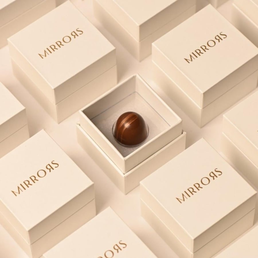 A bouquet of 6 boxes of single pieces
