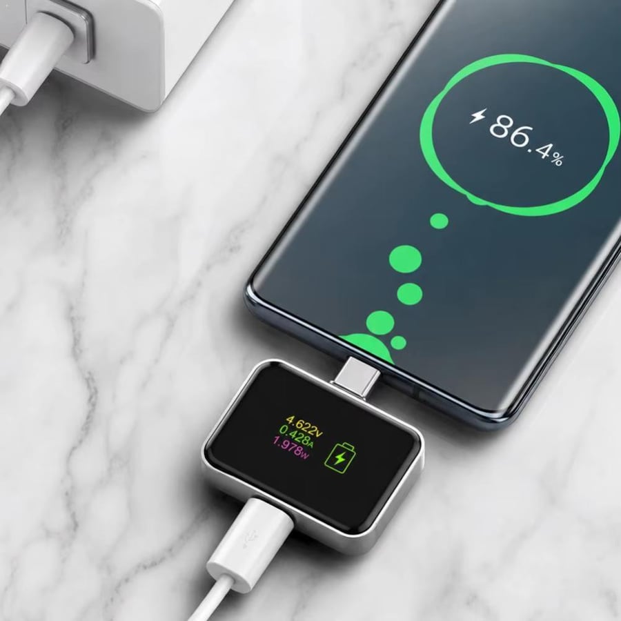 شاحن USB-C سريع 140 واط مع شاشة رقمية وإيقاف تلقائي