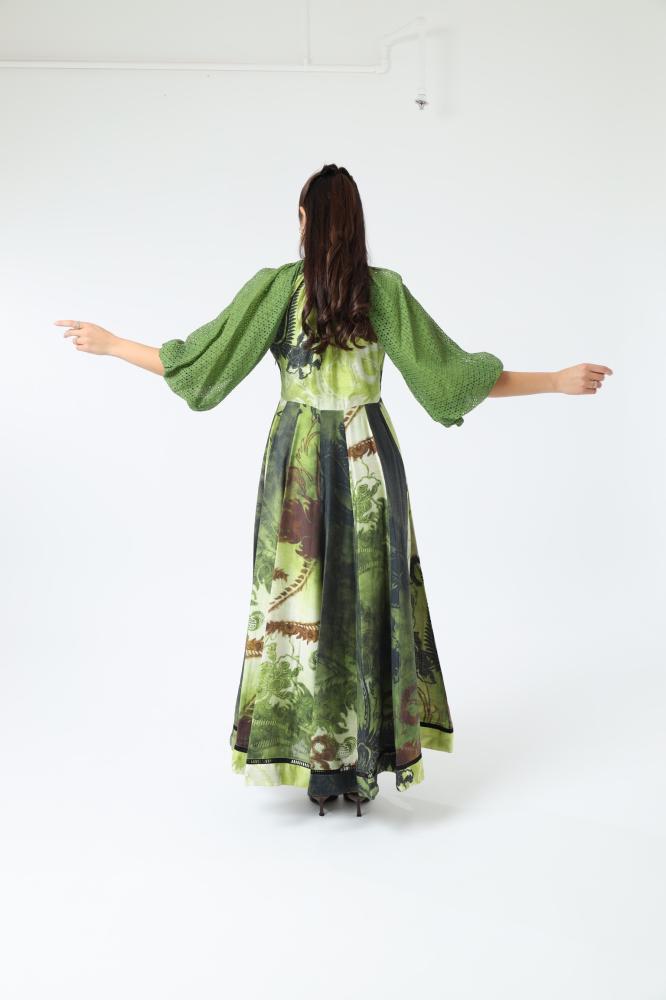 Green maxi dress with wide sleeves