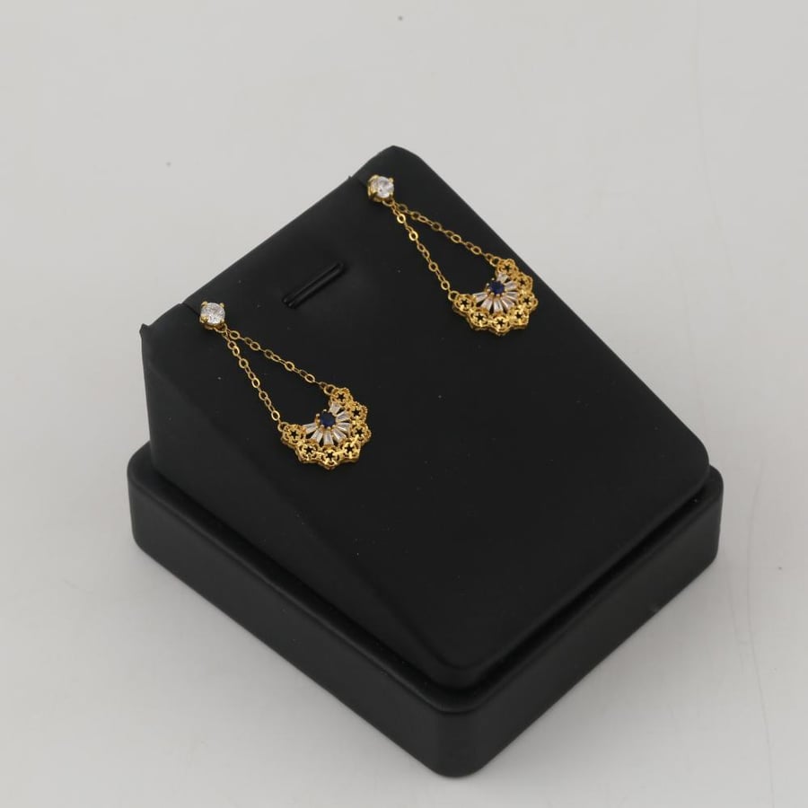 Half a gold set, two layers, distinguished, decorated with a crystal design - 21 karat