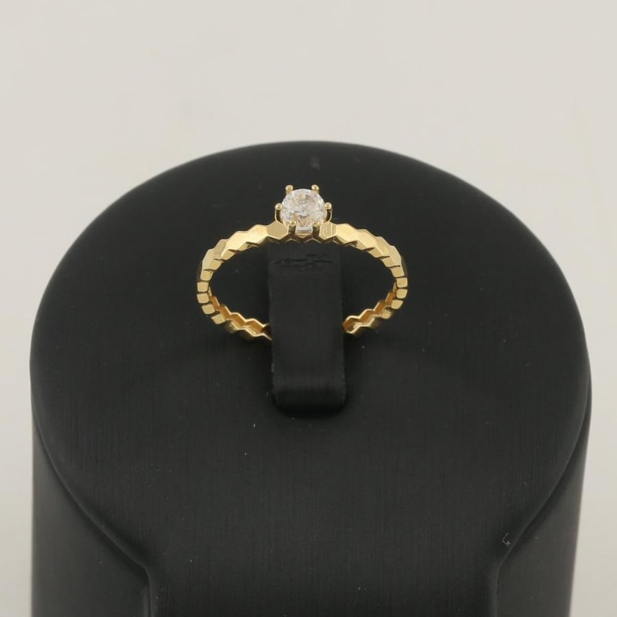 Hexagonal gold ring with diamond design - 18 karat