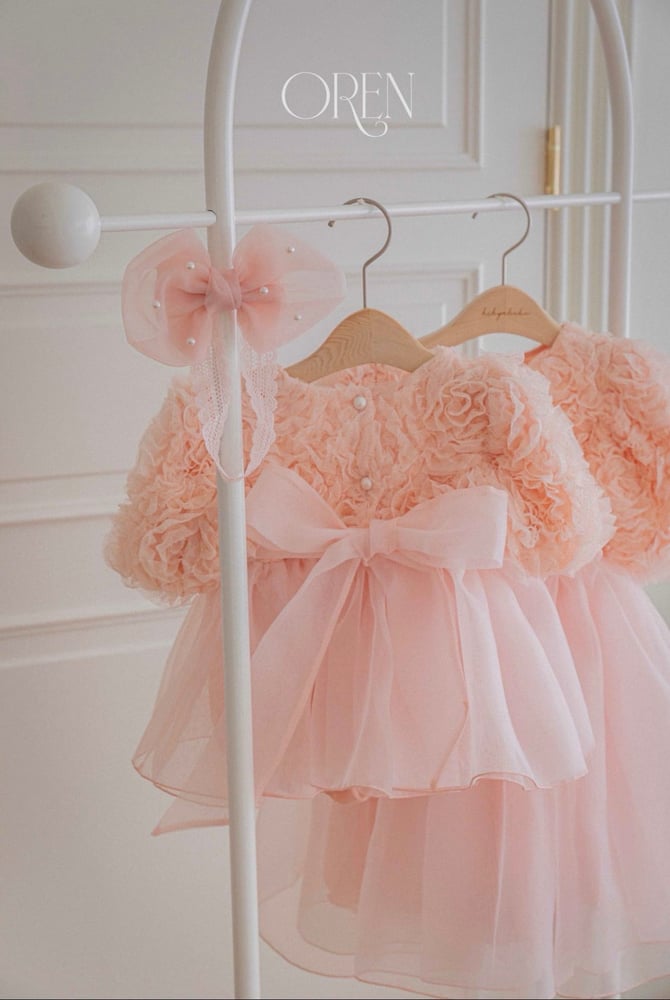 Girls' dress pink