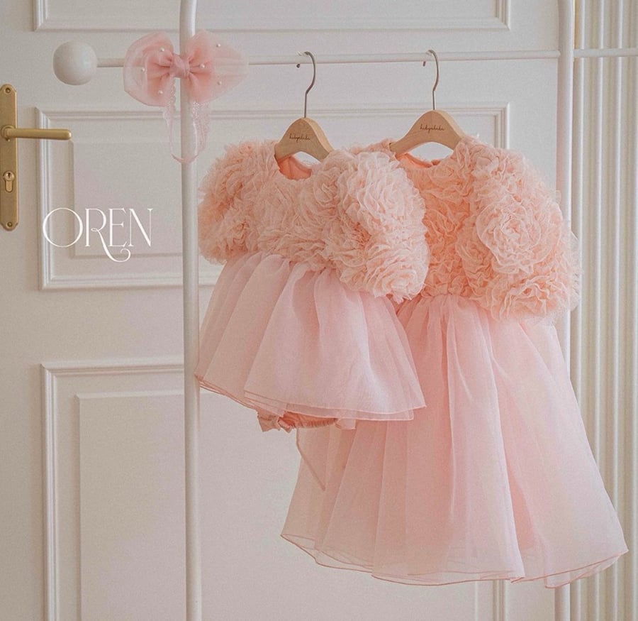 Girls' dress pink