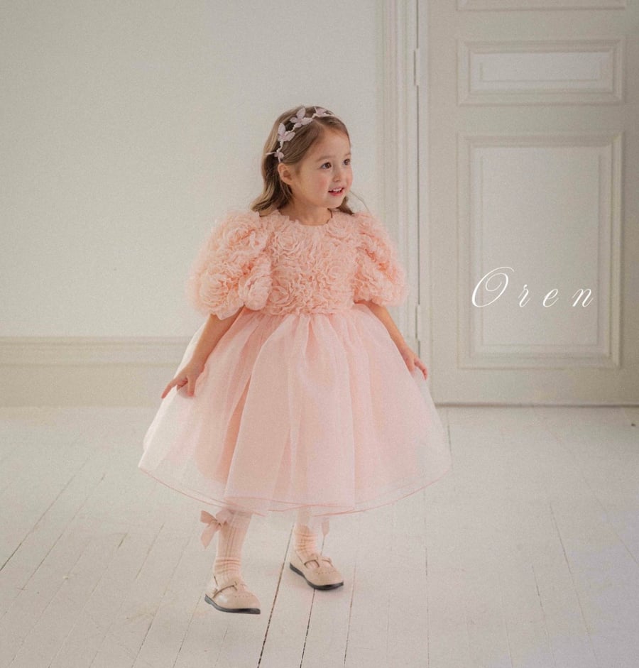 Girls' dress pink