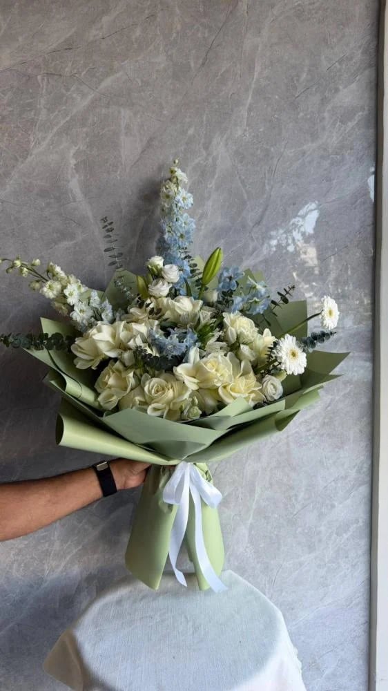 باقة الأناقة البيضاء