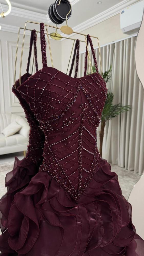 Elegant Ruffle Dress - فستان أنيق مكشكش