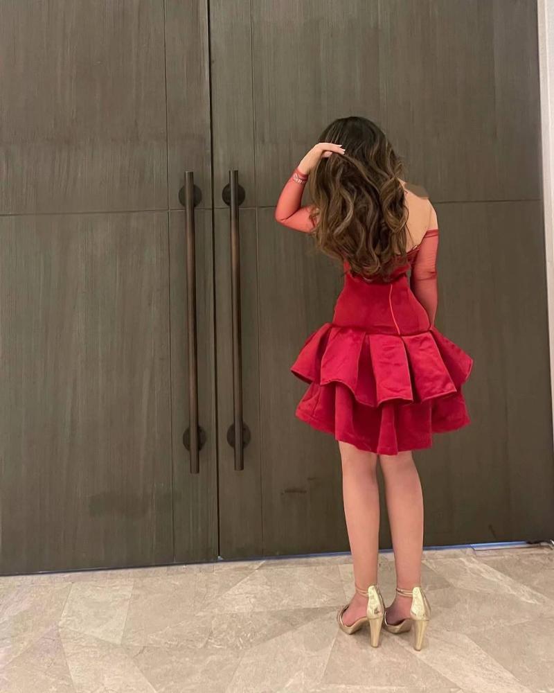فستان سهرات.